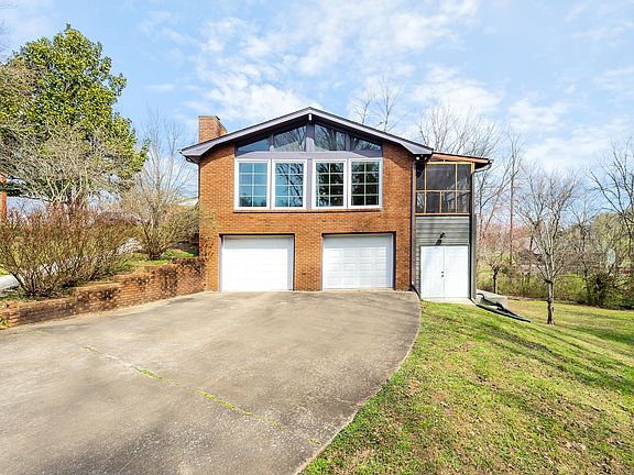 3rd image of 501 Karla Dr