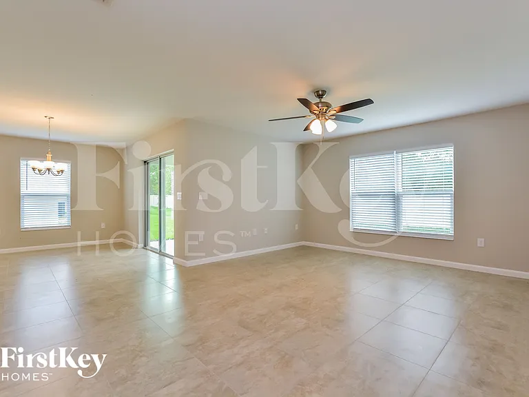 481 Earhart Dr — Photo 2