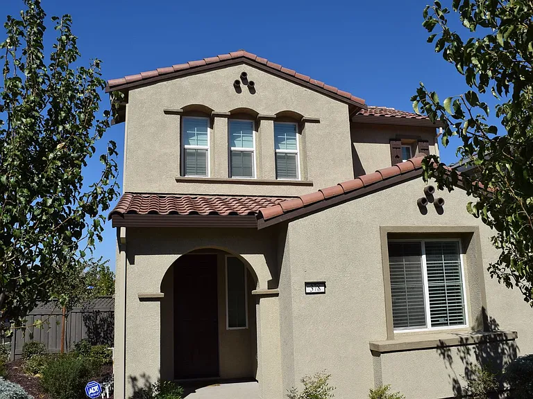 378 W Abbey Ln — Photo 3