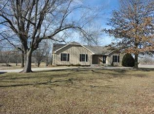 20120 Country View Dr, Spring Hill, KS 66083
