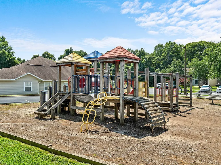 Stonecreek Apartments — Photo 6