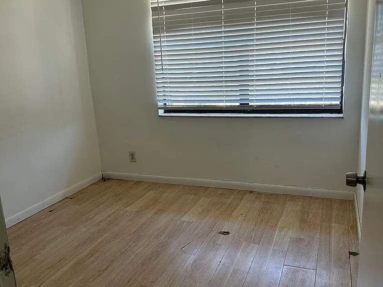 931 SW 20th Ct — Photo 18