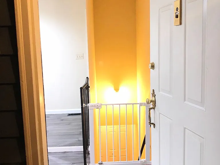 166 Surrey Ct #166 — Photo 38