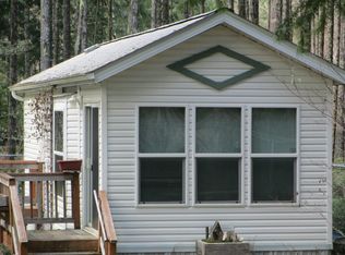 73 N Tebo Pl, Hoodsport, WA 98548