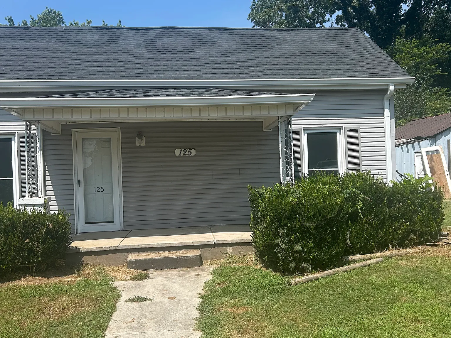3 bed, 1200 sqft, $1,200 — Photo 2