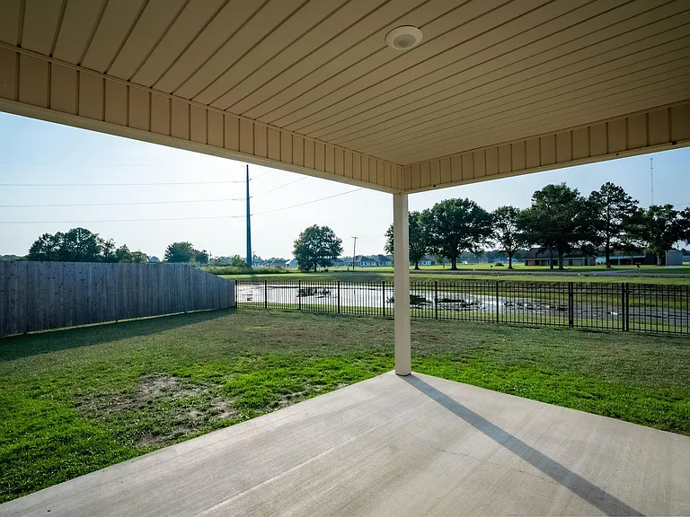 101 Eagle Lake Dr — Photo 32