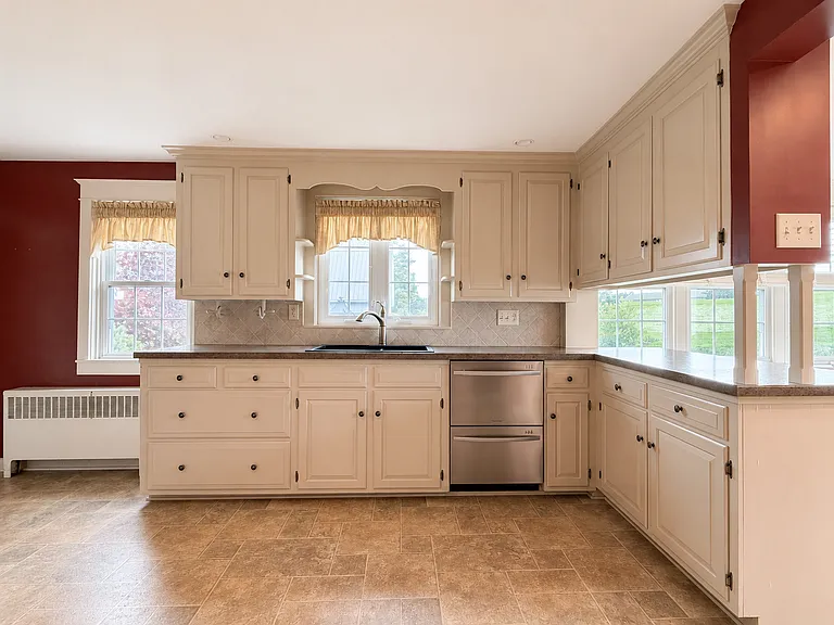 1592 Old Line Rd — Photo 7