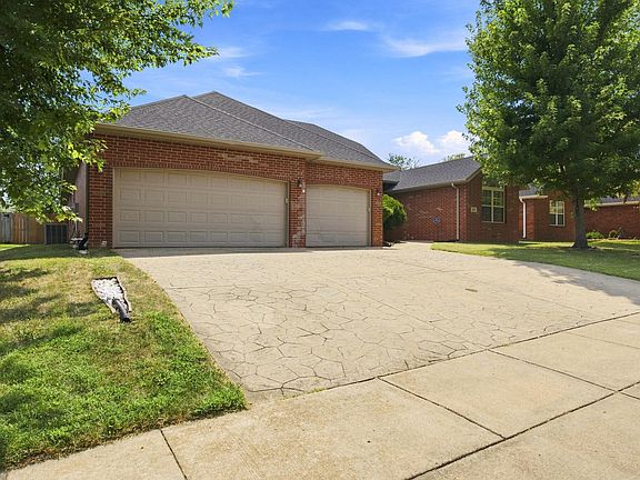 3rd image of 478 E Sequoia Street