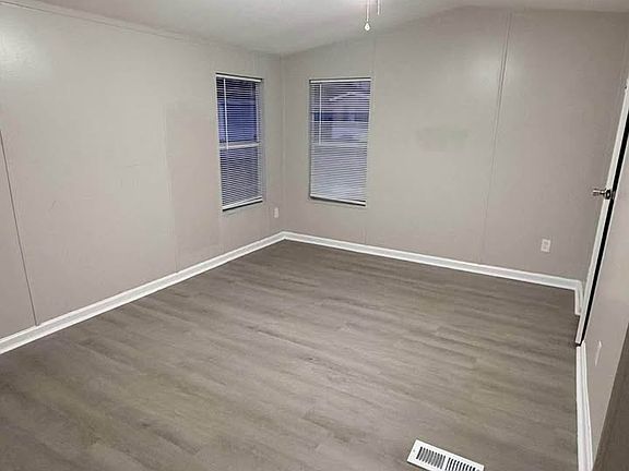 4th image of 2550 E Shotwell St #6