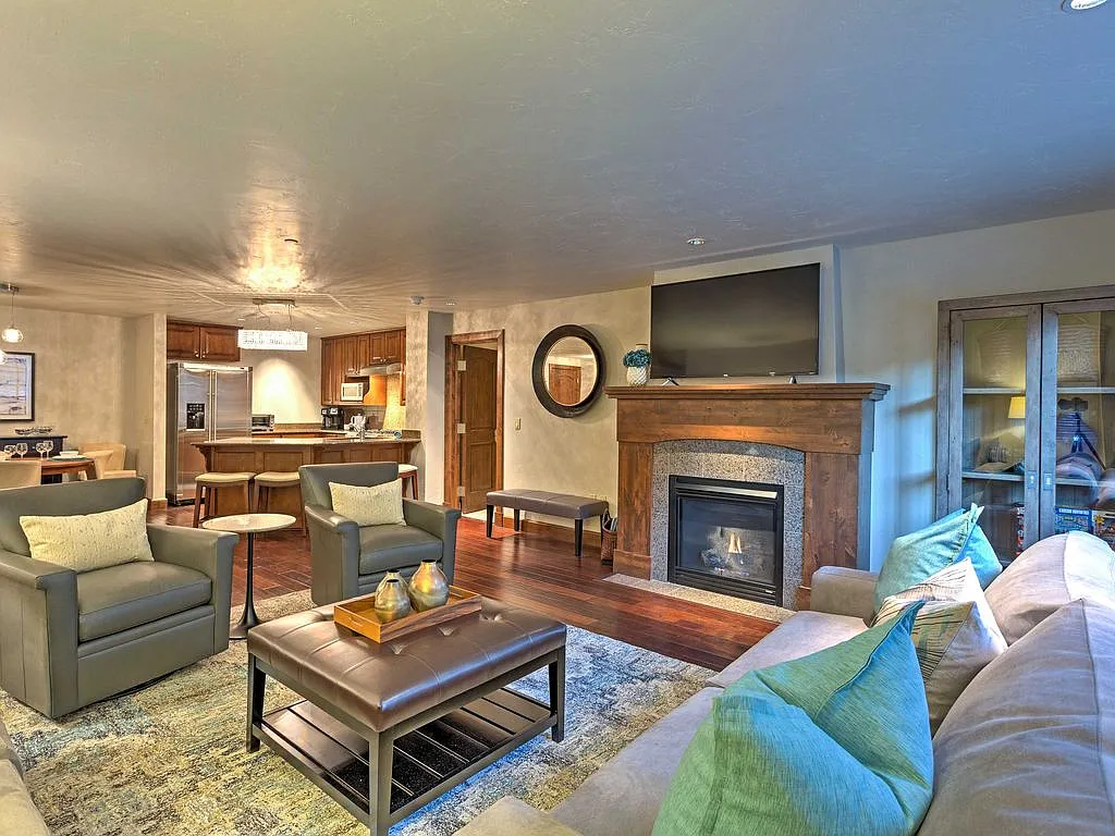 3 bed, 1639 sqft, $10,000 — Photo 2
