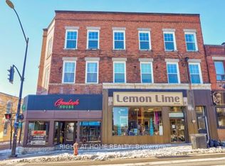 198 Main St S #1, Newmarket, ON L3Y 3Z2