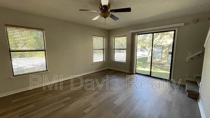 3 bed, 2.5 bath, 1508 sqft, $1,475 — Photo 3