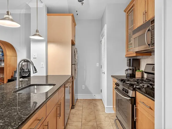 904 Jefferson Street image 3 of 32