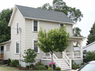 221 S Russell Ave, Geneseo, IL 61254