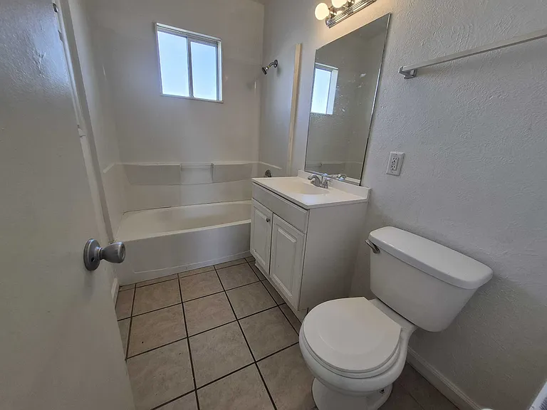 1985 S 1st Ave #8 — Photo 6