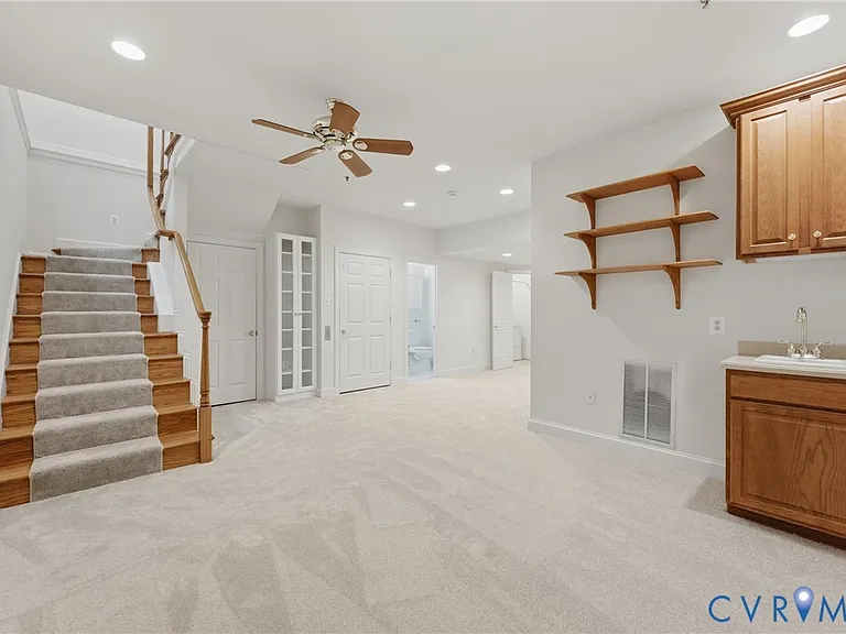 6806 Thompson Crest Ct — Photo 15