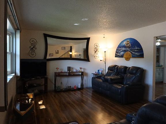 4th image of 510 Starlite Dr