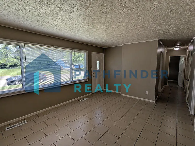 4648 Freudenberger Ave — Photo 4