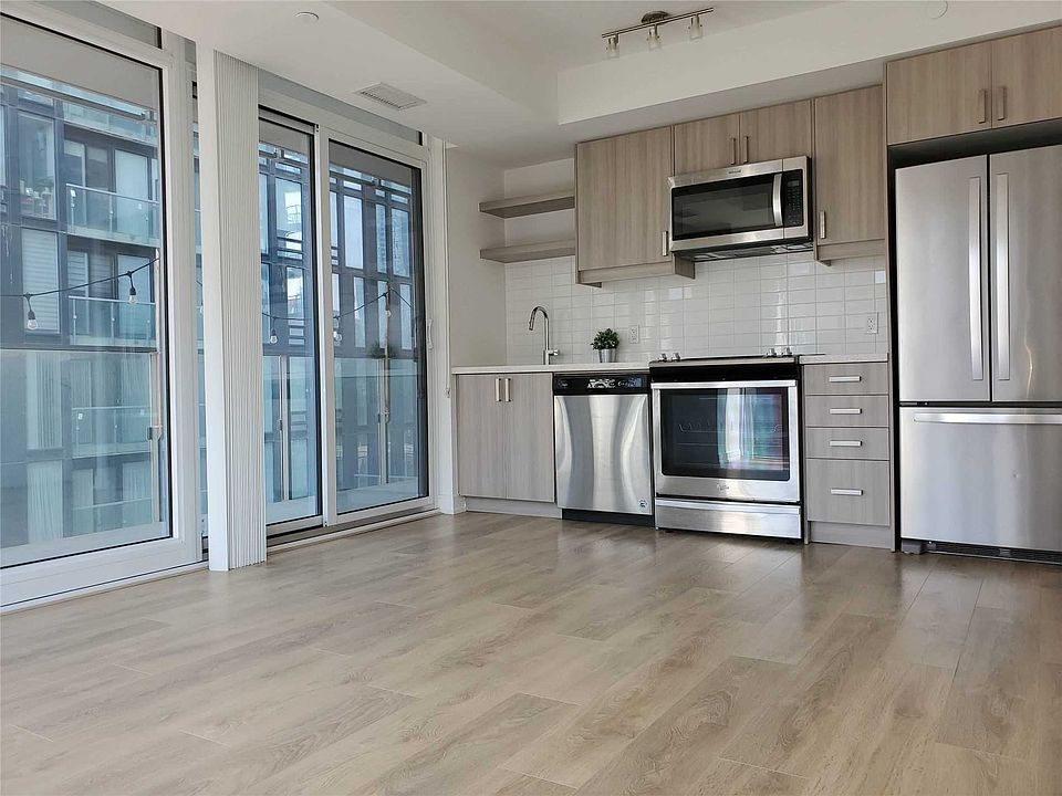 2nd image of 50 Wellesley St E #810