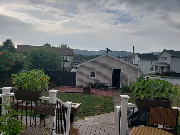 Back of House / New 2 tier porch for entertaining