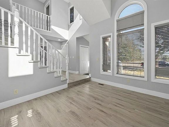 4th image of 55 SE Millrise Way SW
