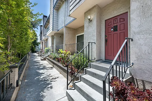 12416 Magnolia Blvd Photo 1