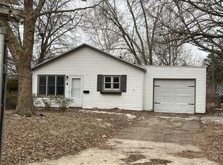 4 Squire Ct, Urbana, IL