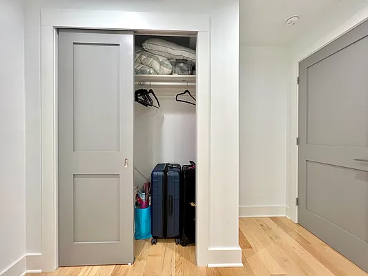 Rented by SERHANT. | media 10