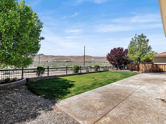 4th image of 4281 Black Hills Dr