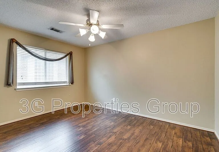 3900 Oak Park Dr — Photo 24