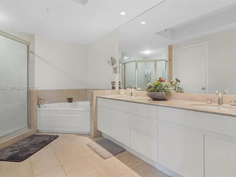848 Brickell Key Dr #3905 — Photo 30