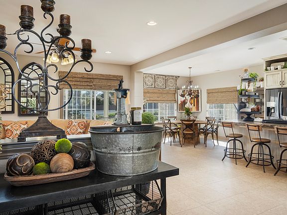 4th image of 2566 Callender Road