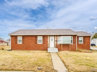 1735 Rhodes St, Madison, IL 62060