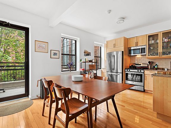 2nd image of 513 Vanderbilt Ave #2