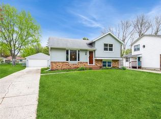 519 14th Ave NW, Altoona, IA 50009
