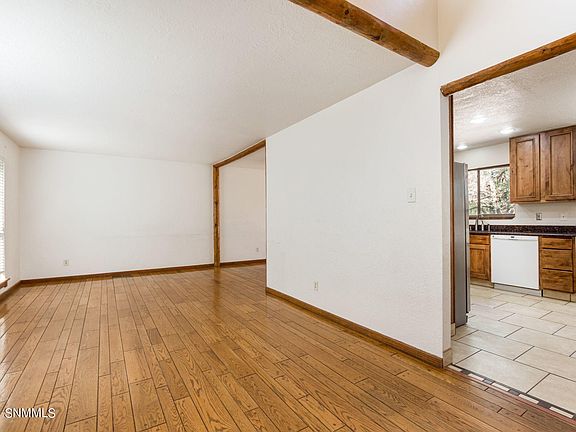 5th image of 404 Bason Dr