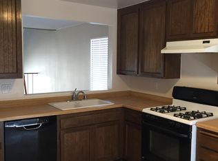 211 Sheffield Ln, Fillmore, CA 93015