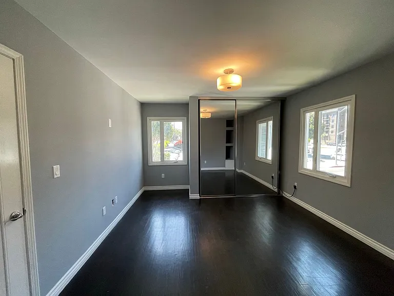 402 S Robertson Blvd — Photo 14