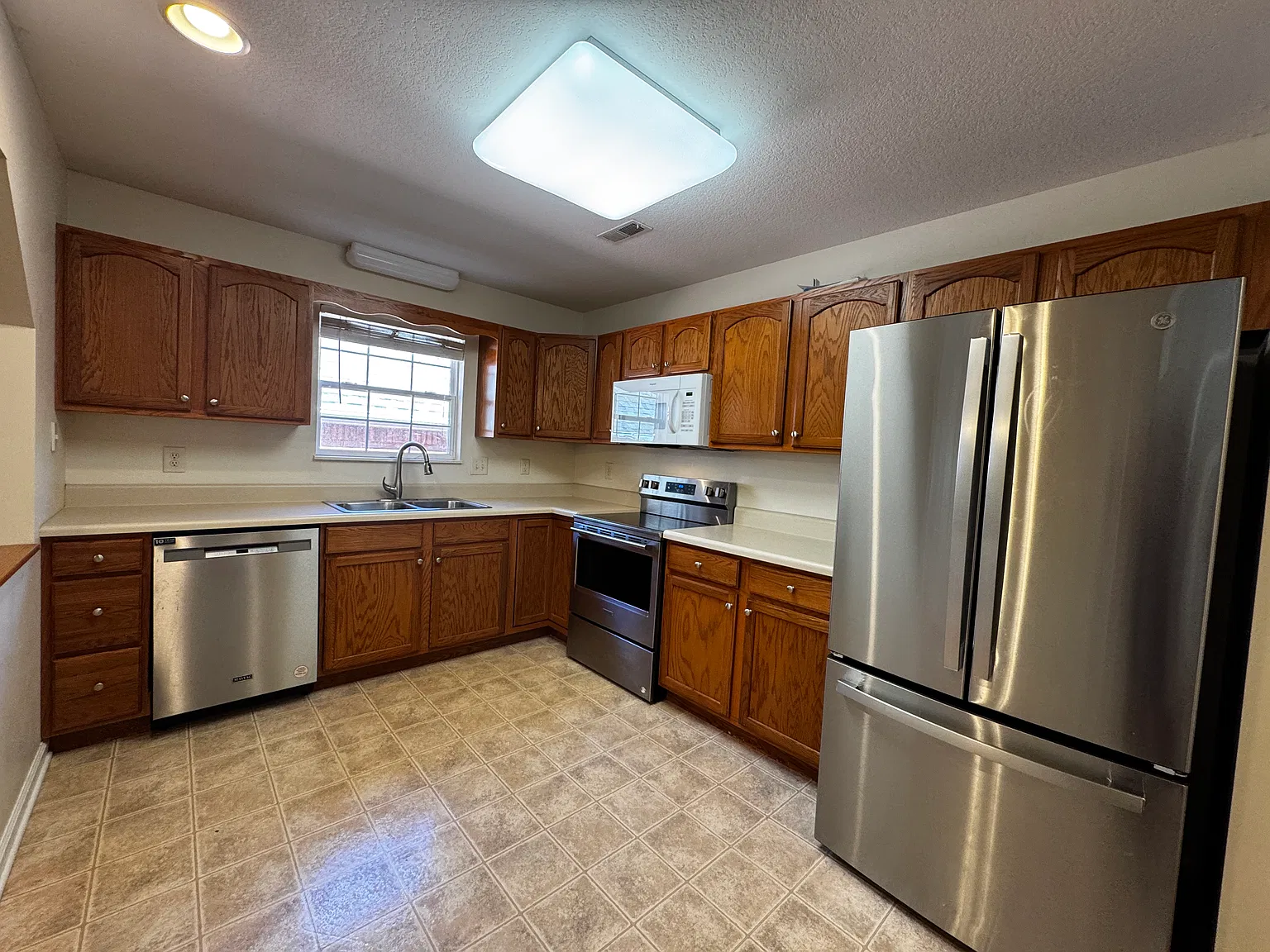 2 bed, 1479 sqft, $1,700 — Photo 2