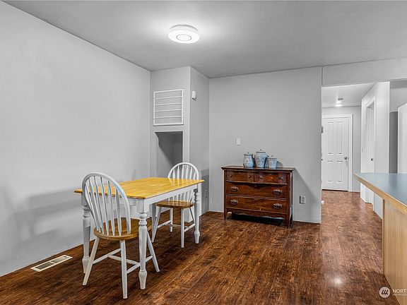 5th image of 11820 84th Street NE