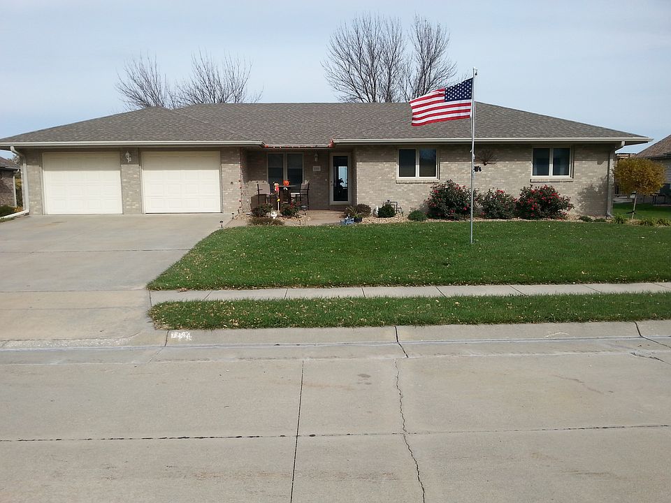 2000 Irving St Beatrice NE 68310 Zillow