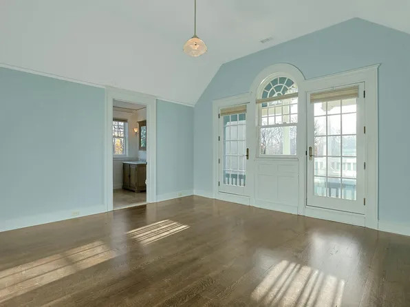 5000 Grosvenor Avenue image 36 of 42