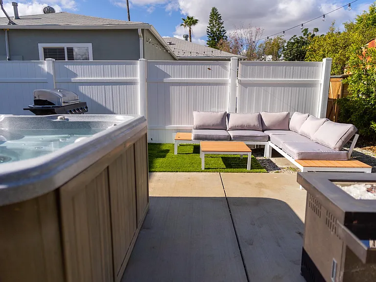 5756 Case Ave — Photo 25