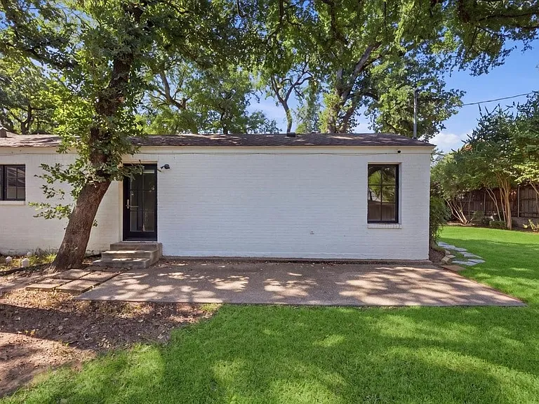 329 Eastwood Ave — Photo 39