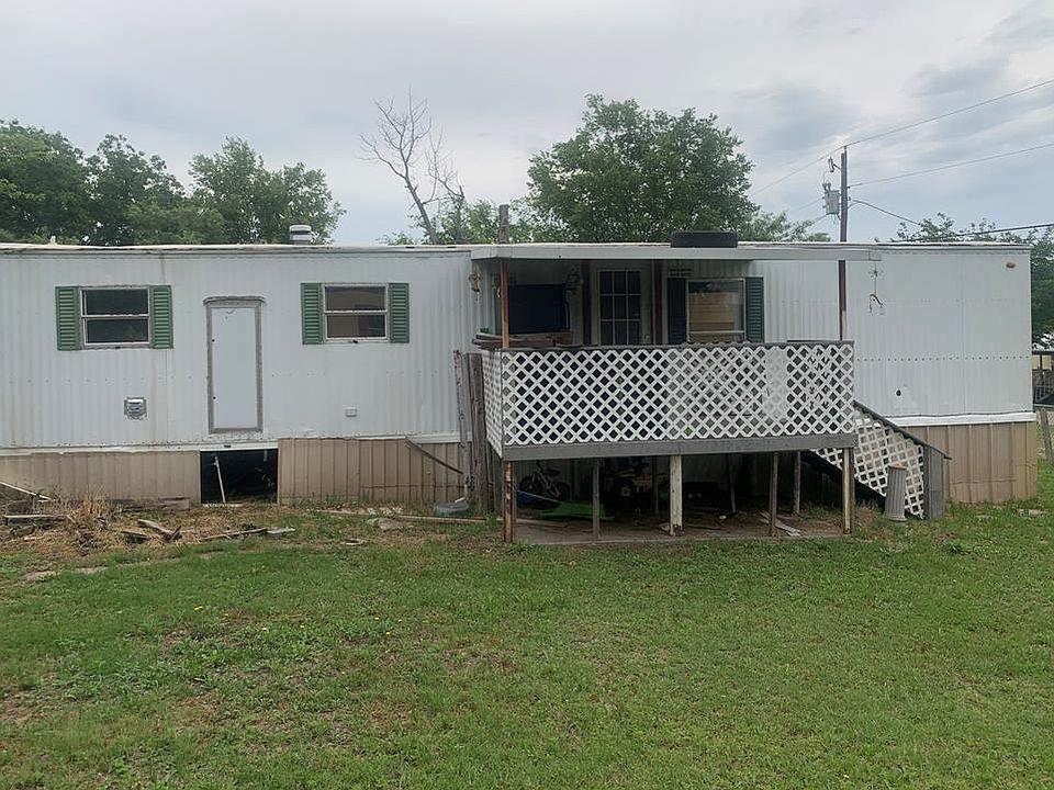 1st image of 902 Huron Dr