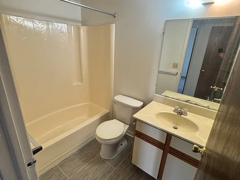 772 S Saginaw St #205 — Photo 6