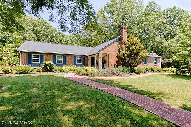 1st image of 3704 Carriage House Ct