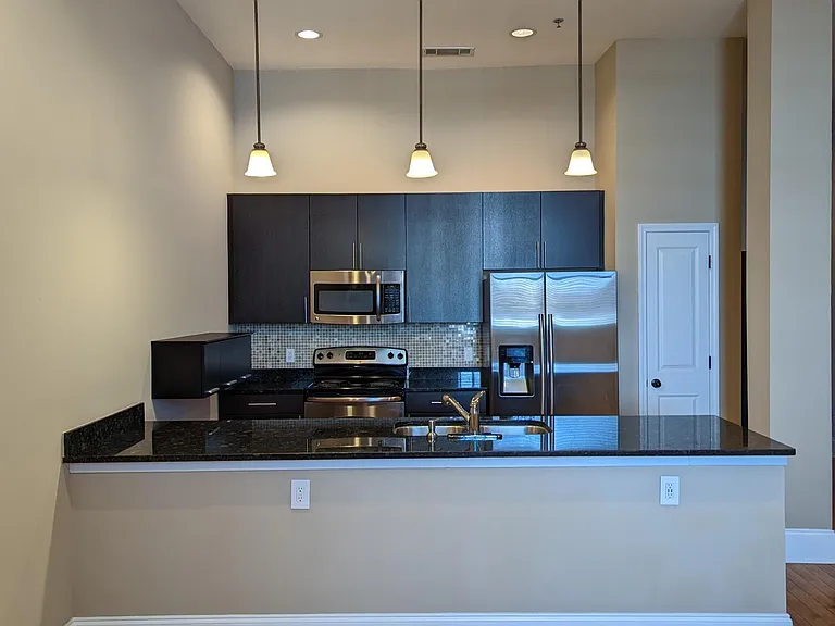 936 Broad St #310 — Photo 6