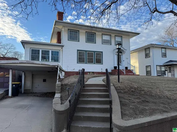 3209 Nebraska St, Sioux City, IA 51104