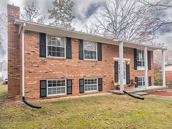 3rd image of 165 Flint Mountain Dr